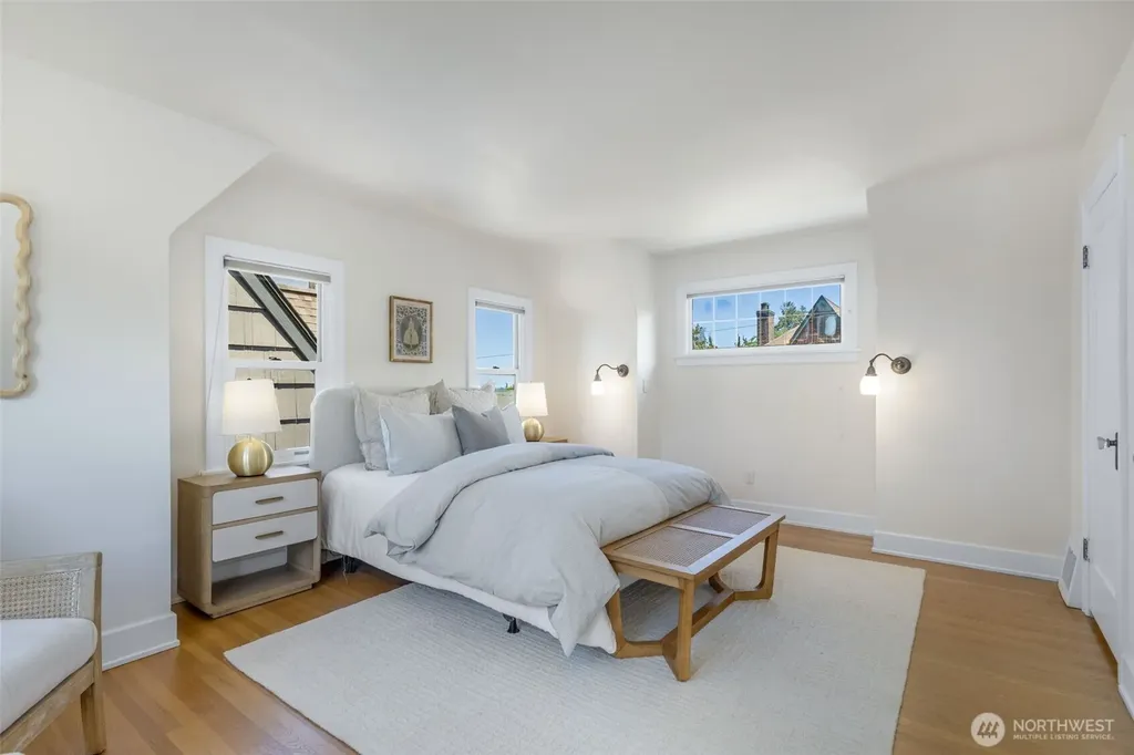 2501 Nob Hill Place N Seattle WA 98109