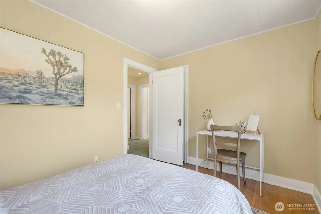 2501 Nob Hill Place N Seattle WA 98109