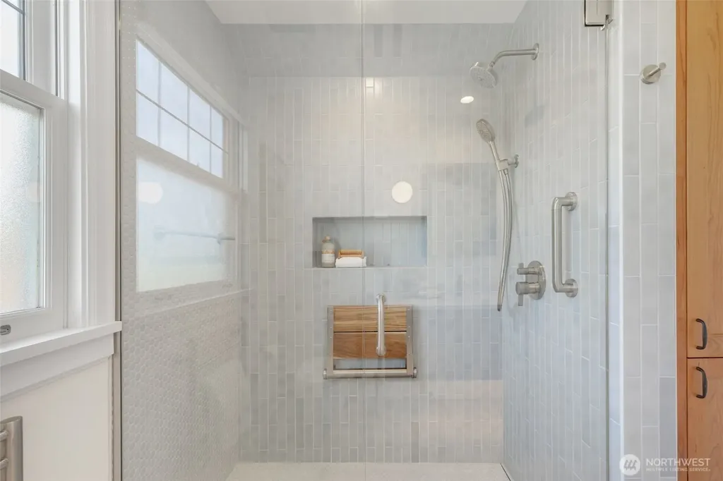 2501 Nob Hill Place N Seattle WA 98109