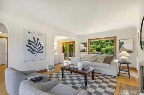 2501 Nob Hill Place N Seattle WA 98109