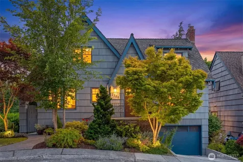 2501 Nob Hill Place N Seattle WA 98109