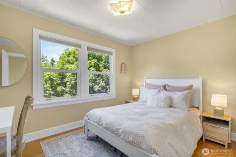 2501 Nob Hill Place N Seattle WA 98109