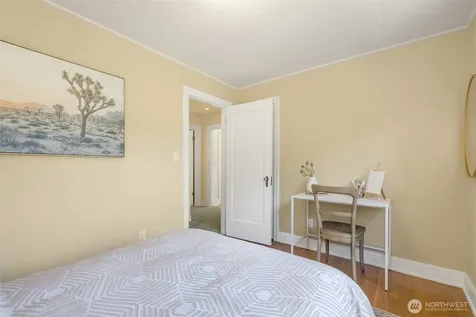 2501 Nob Hill Place N Seattle WA 98109