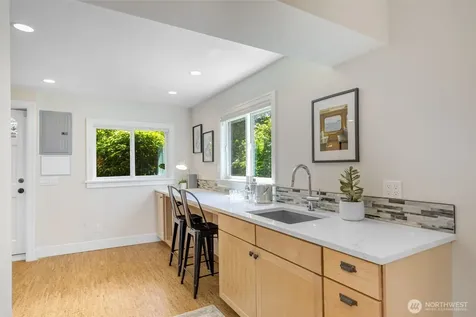 2501 Nob Hill Place N Seattle WA 98109