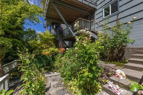 2501 Nob Hill Place N Seattle WA 98109