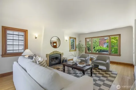 2501 Nob Hill Place N Seattle WA 98109
