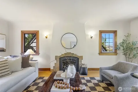 2501 Nob Hill Place N Seattle WA 98109