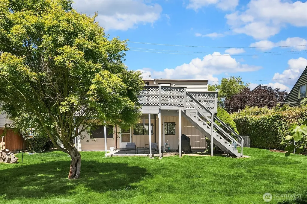 3527 S Hudson Street Court Seattle WA 98118