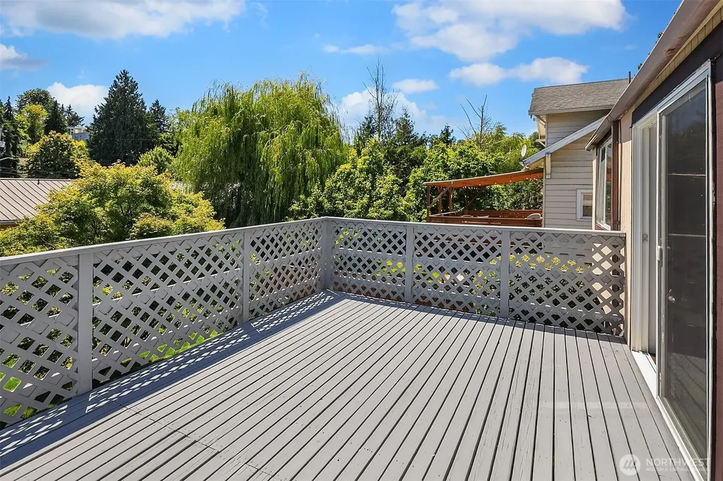 3527 S Hudson Street Court Seattle WA 98118