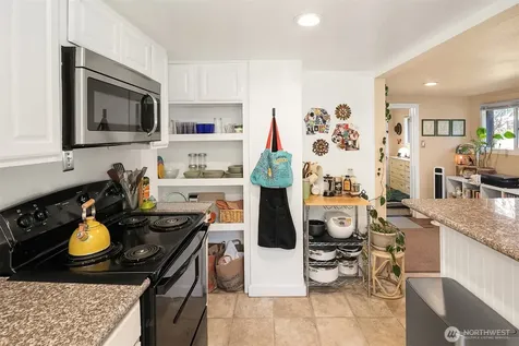 3527 S Hudson Street Court Seattle WA 98118