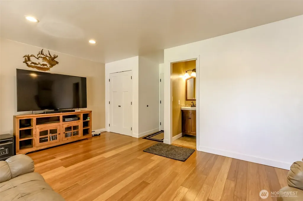 277 S Elsa Street Buckley WA 98321