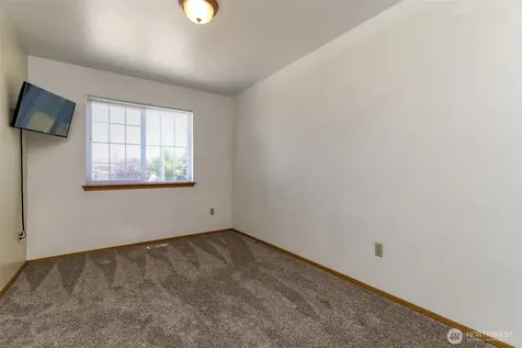 277 S Elsa Street Buckley WA 98321