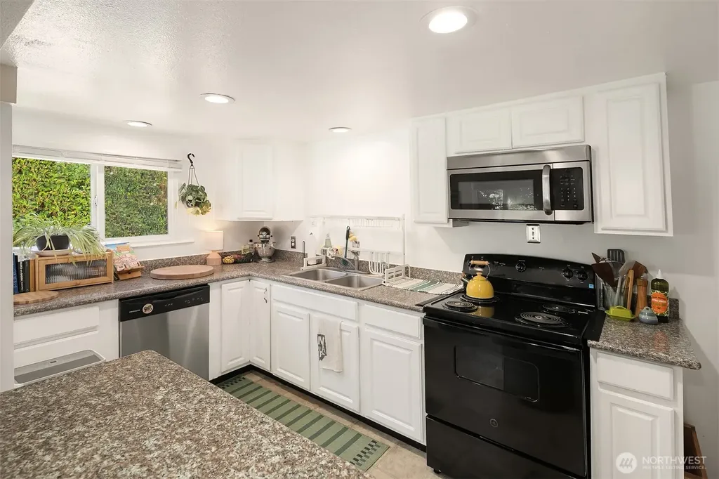 3527 S Hudson Street Seattle WA 98118