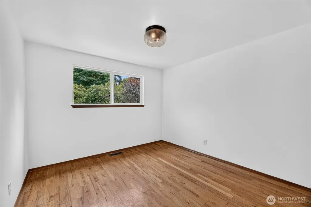 20003 3rd Place SW Normandy Park WA 98166
