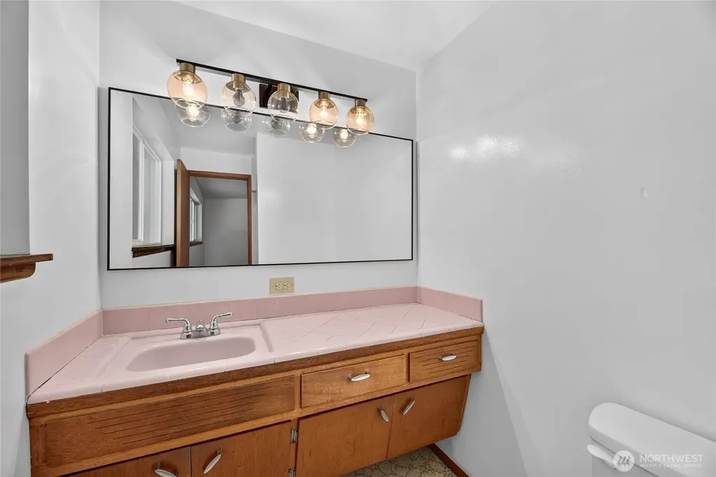 20003 3rd Place SW Normandy Park WA 98166