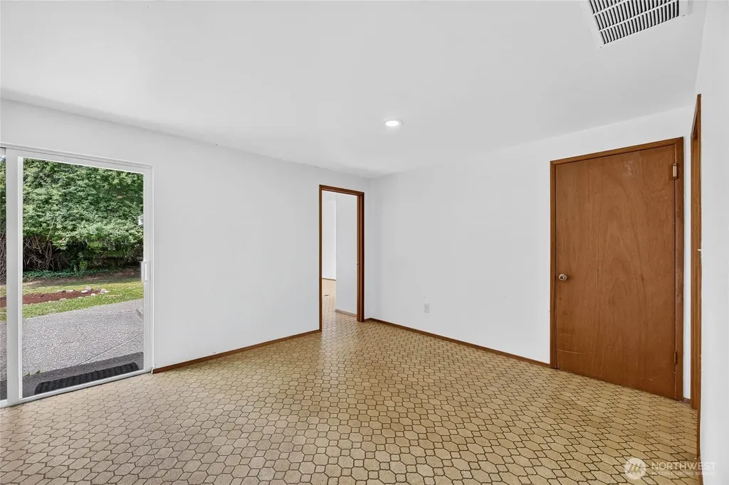 20003 3rd Place SW Normandy Park WA 98166