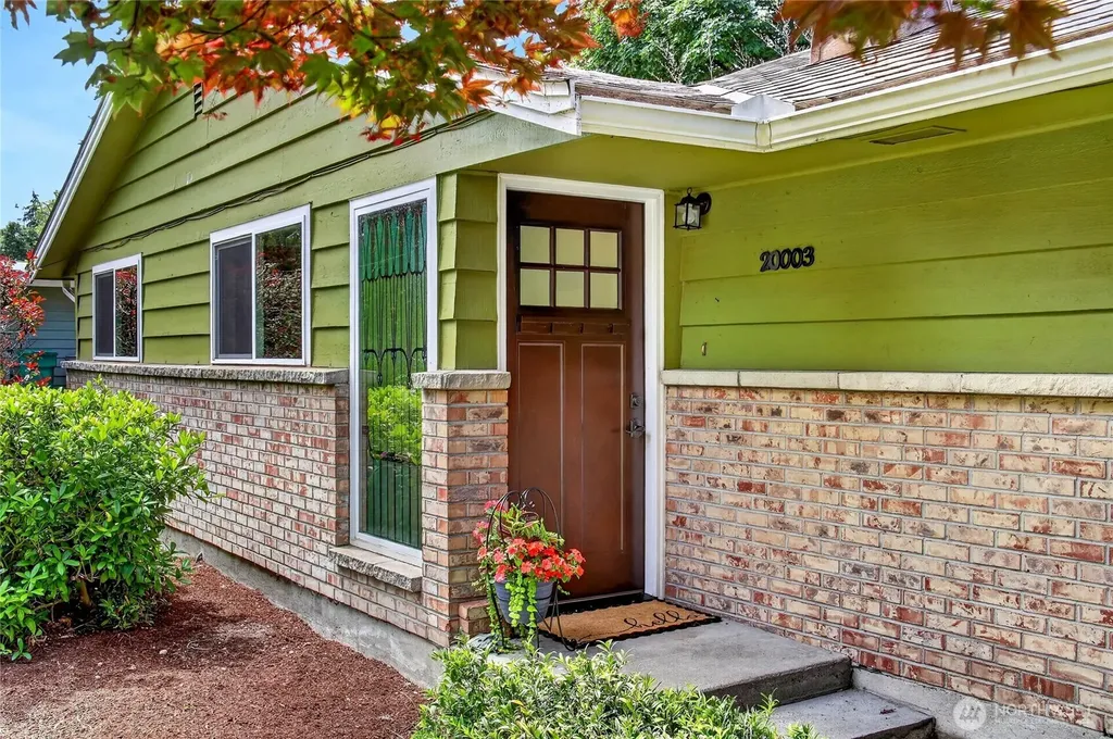 20003 3rd Place SW Normandy Park WA 98166