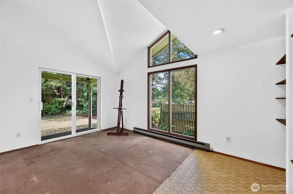 20003 3rd Place SW Normandy Park WA 98166