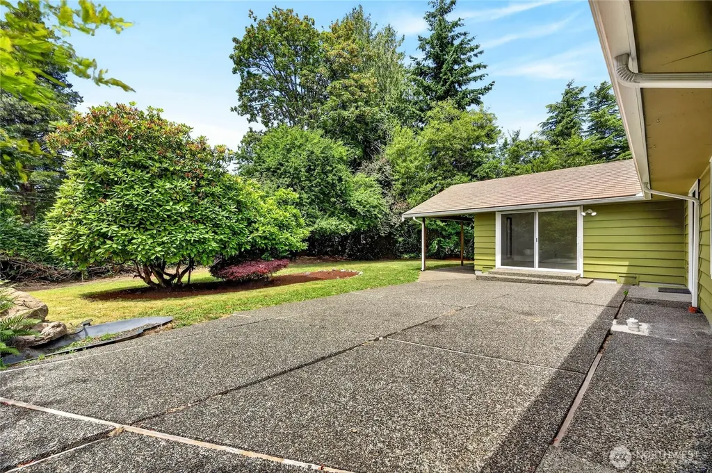 20003 3rd Place SW Normandy Park WA 98166