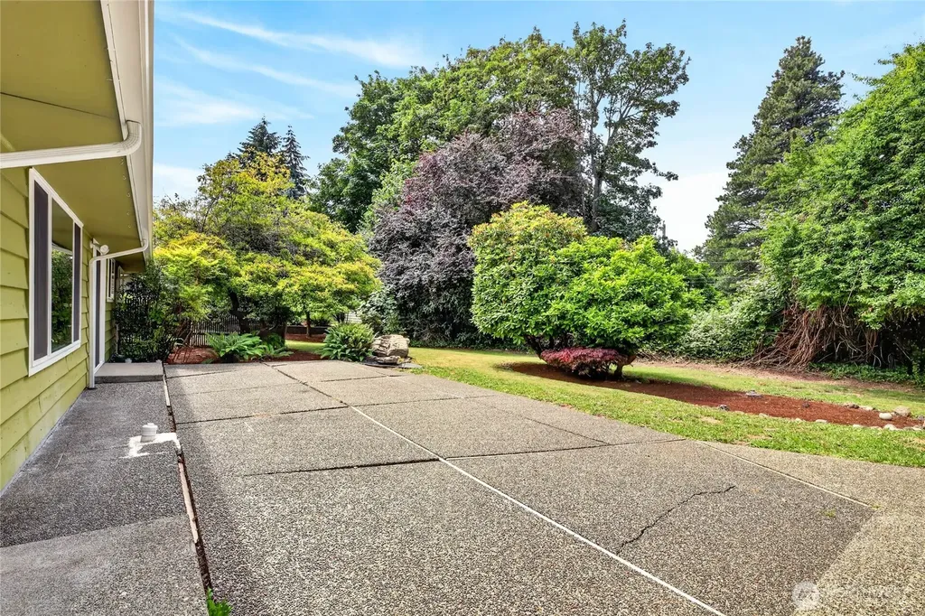 20003 3rd Place SW Normandy Park WA 98166