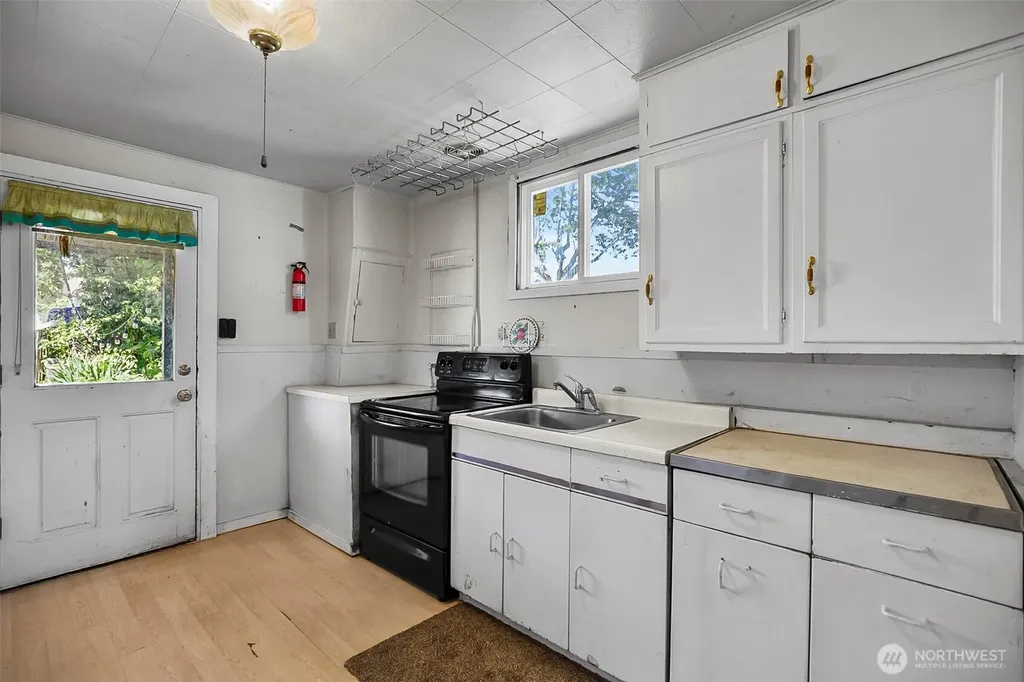 2512 Cedar Street Everett WA 98201