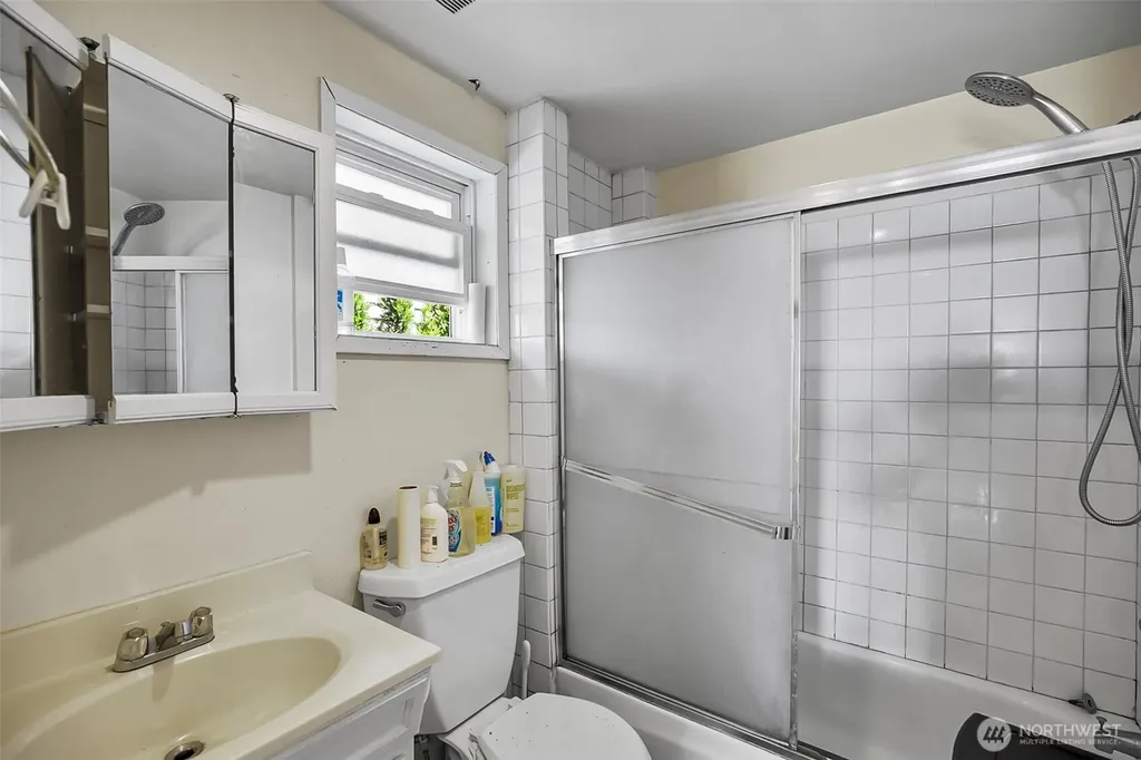 2512 Cedar Street Everett WA 98201