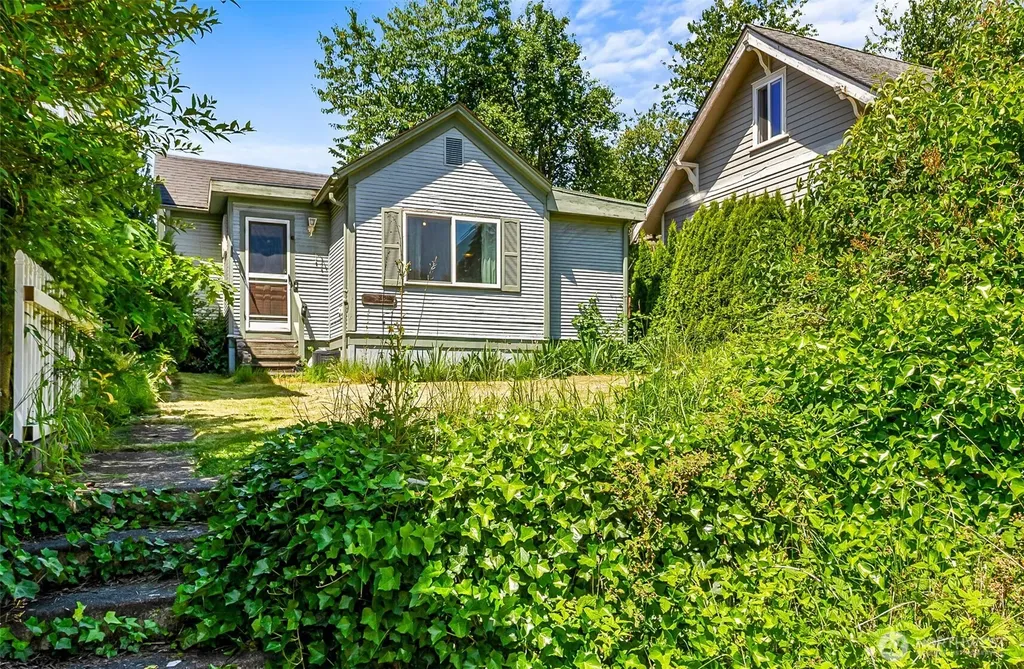 2512 Cedar Street Everett WA 98201