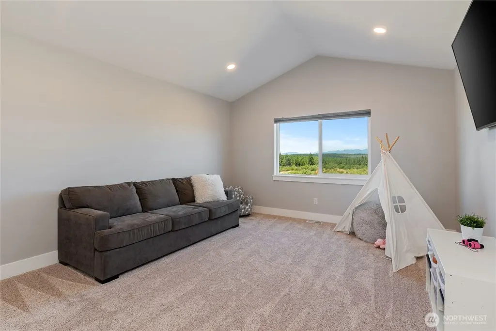 381 E Benson Ridge Road Grapeview WA 98546
