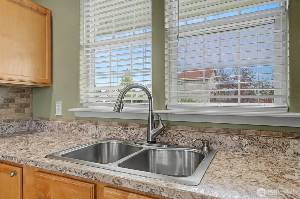 1301 W Oregon Street Moses Lake WA 98837