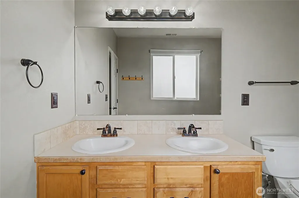 1301 W Oregon Street Moses Lake WA 98837