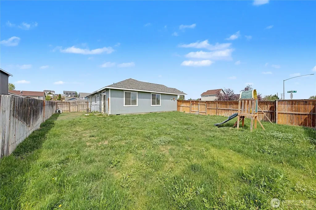 1301 W Oregon Street Moses Lake WA 98837