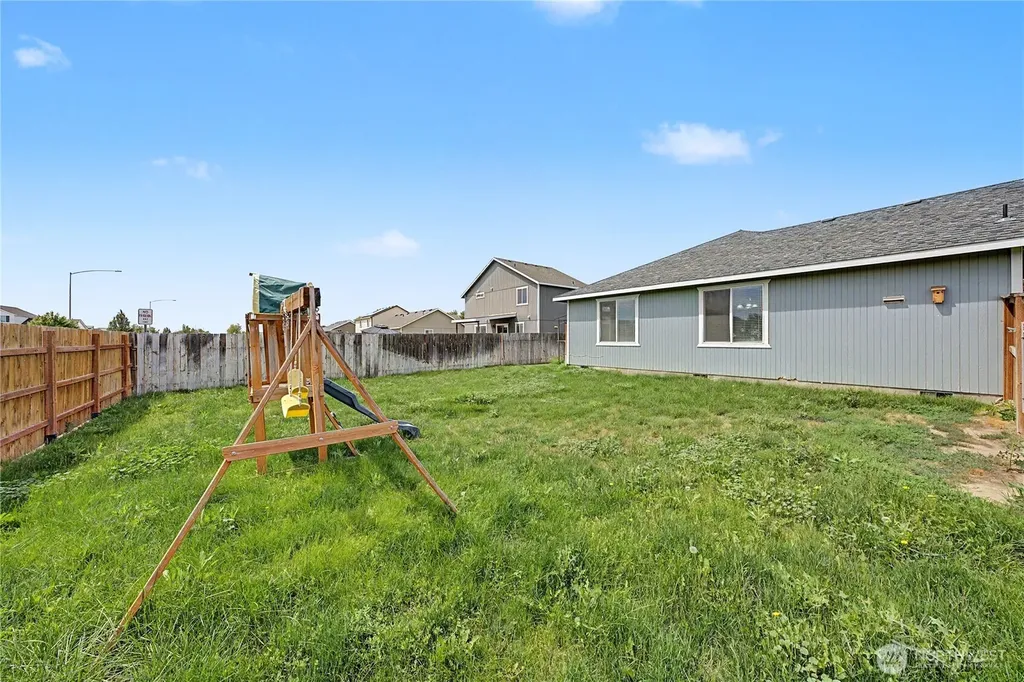 1301 W Oregon Street Moses Lake WA 98837