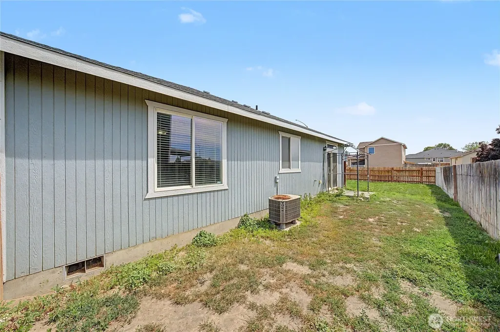 1301 W Oregon Street Moses Lake WA 98837