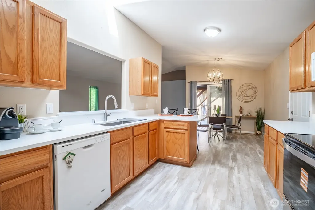 37 3rd Avenue N Algona WA 98001
