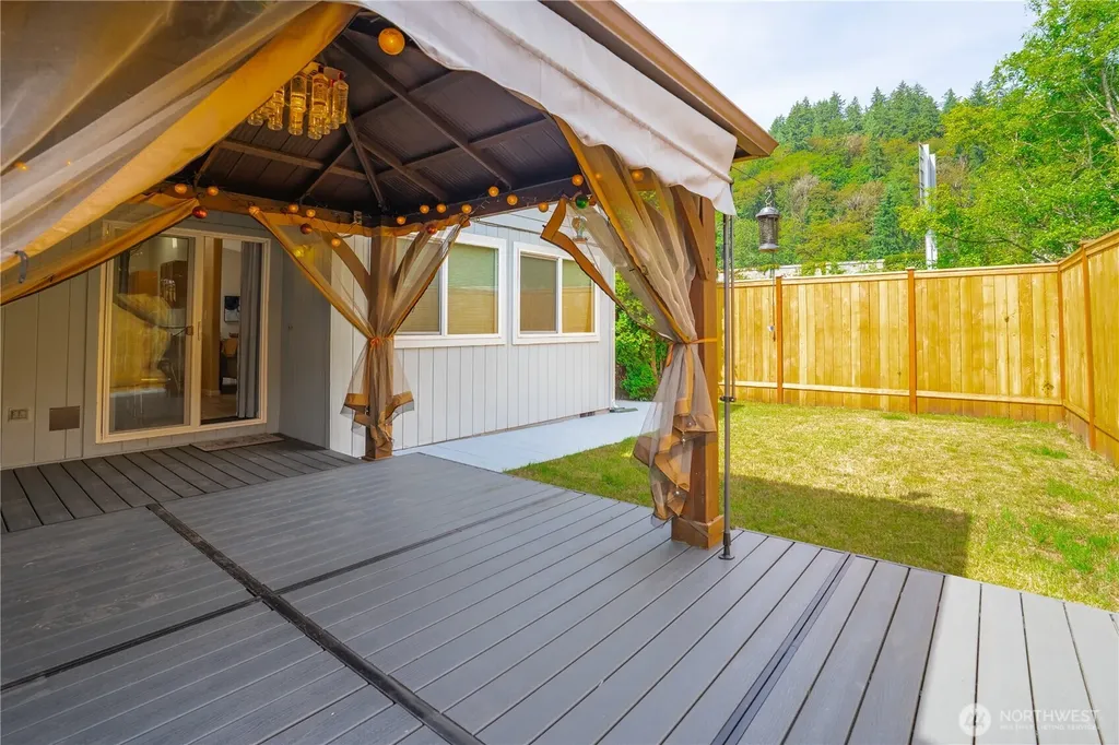 37 3rd Avenue N Algona WA 98001