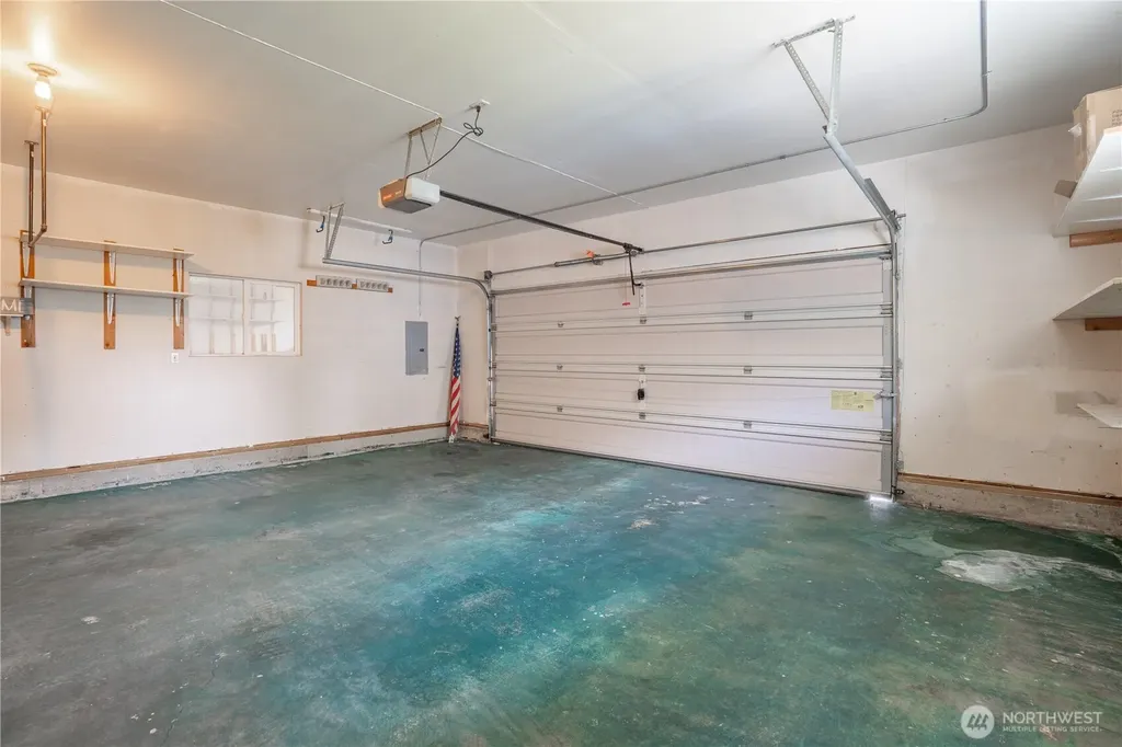 37 3rd Avenue N Algona WA 98001