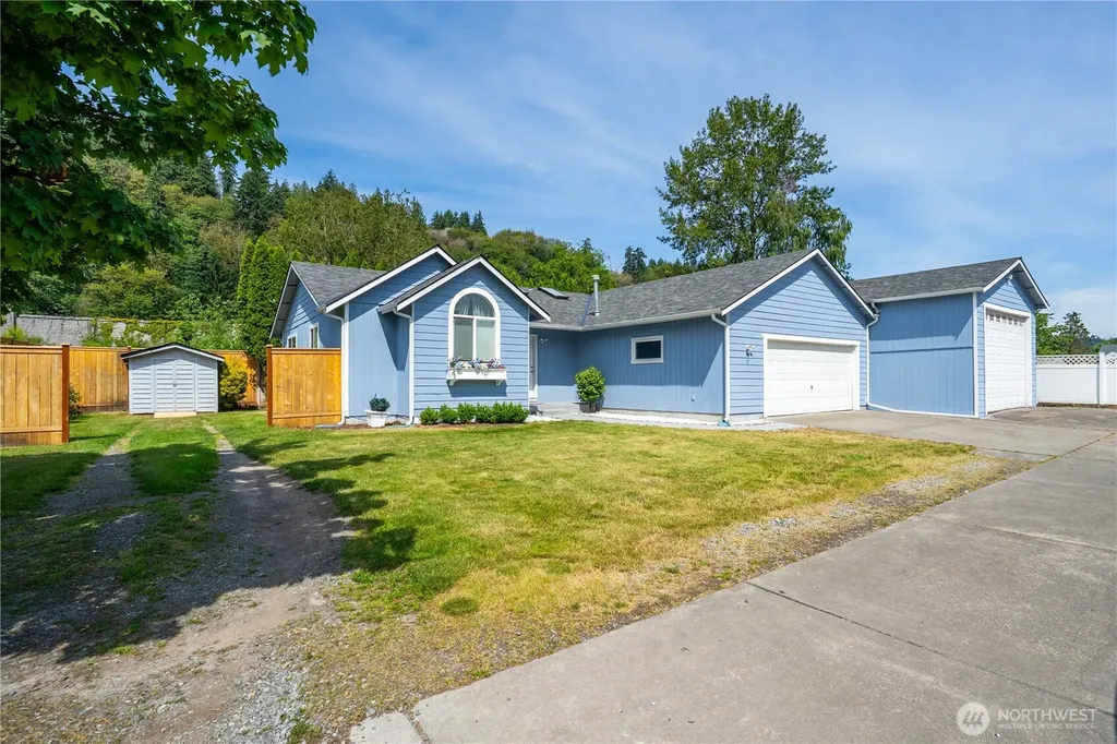 37 3rd Avenue N Algona WA 98001