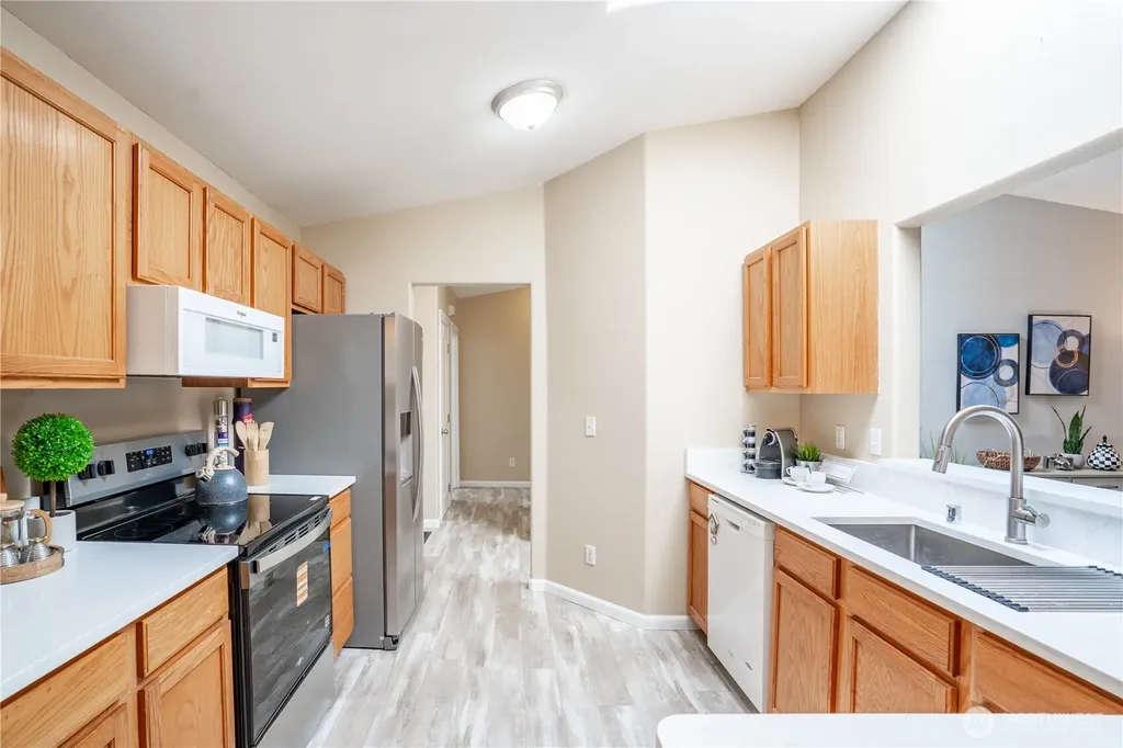 37 3rd Avenue N Algona WA 98001