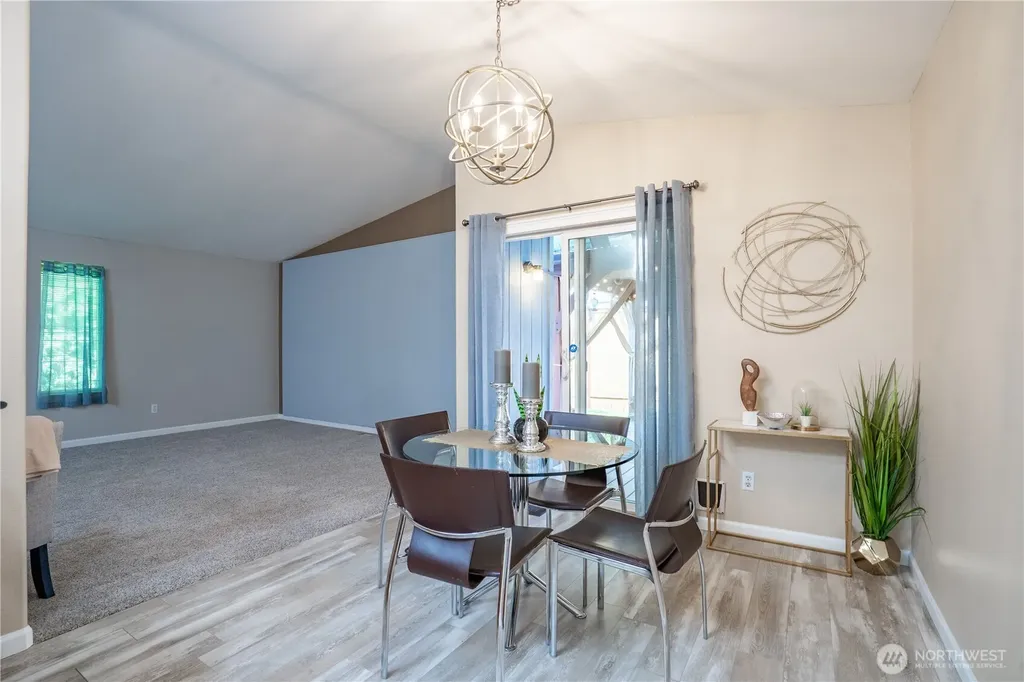37 3rd Avenue N Algona WA 98001
