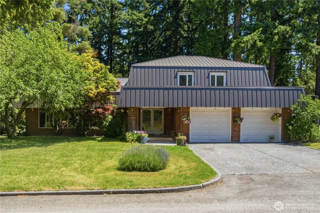 3050 SE Mullenix Road Port Orchard WA 98367