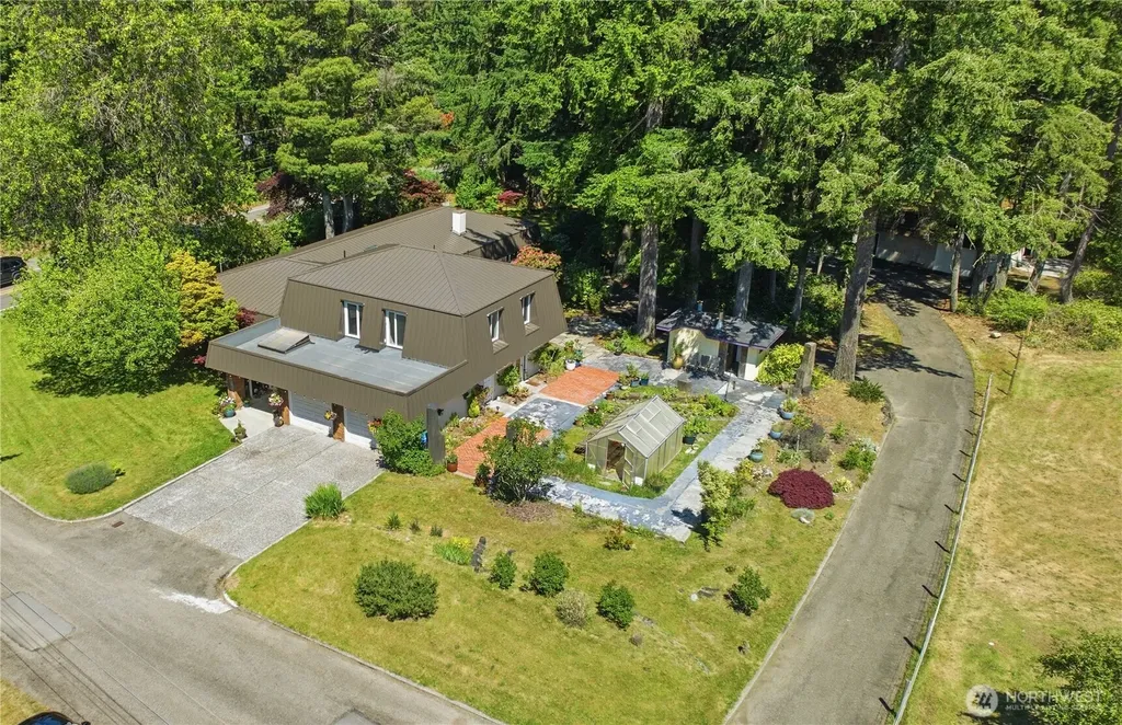 3050 SE Mullenix Road Port Orchard WA 98367