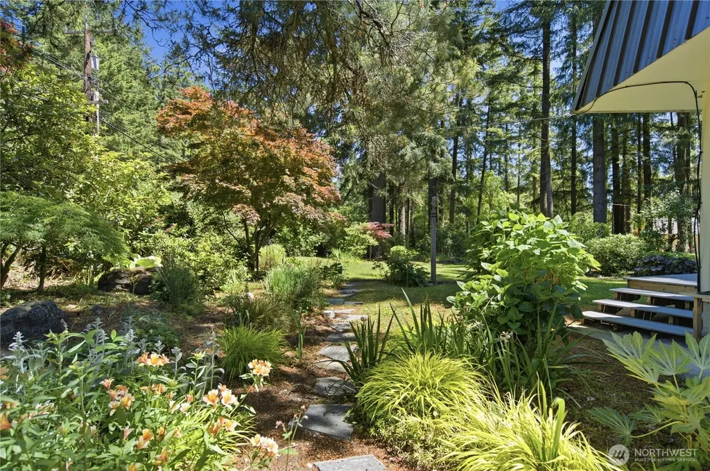 3050 SE Mullenix Road Port Orchard WA 98367