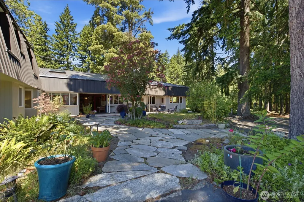 3050 SE Mullenix Road Port Orchard WA 98367