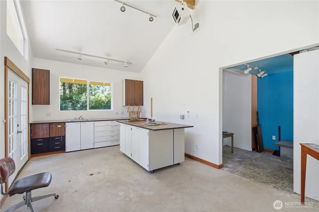 3050 SE Mullenix Road Port Orchard WA 98367