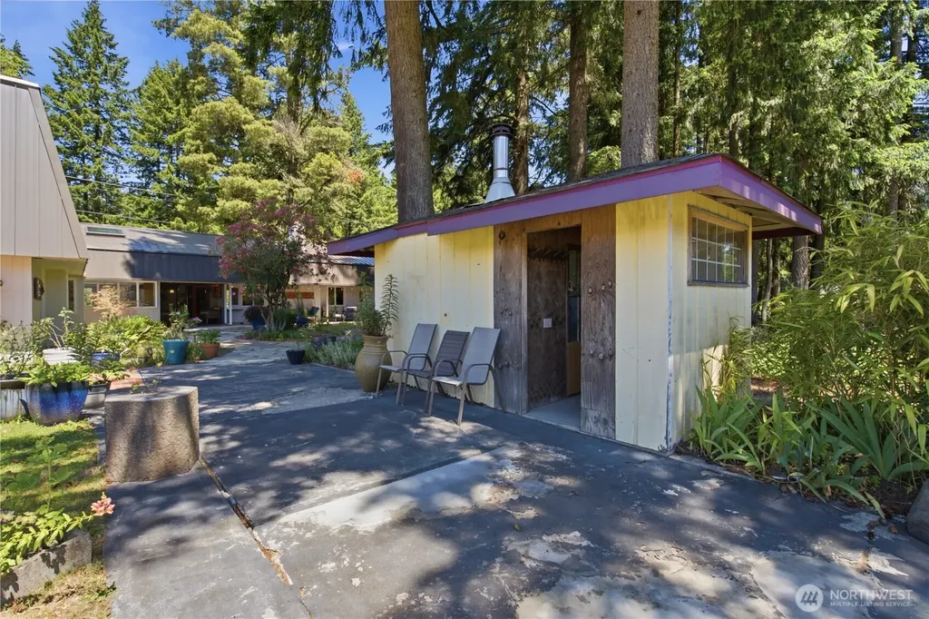 3050 SE Mullenix Road Port Orchard WA 98367