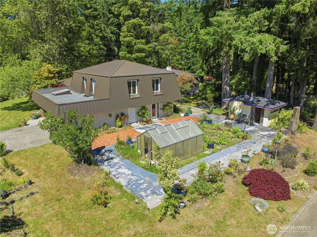 3050 SE Mullenix Road Port Orchard WA 98367