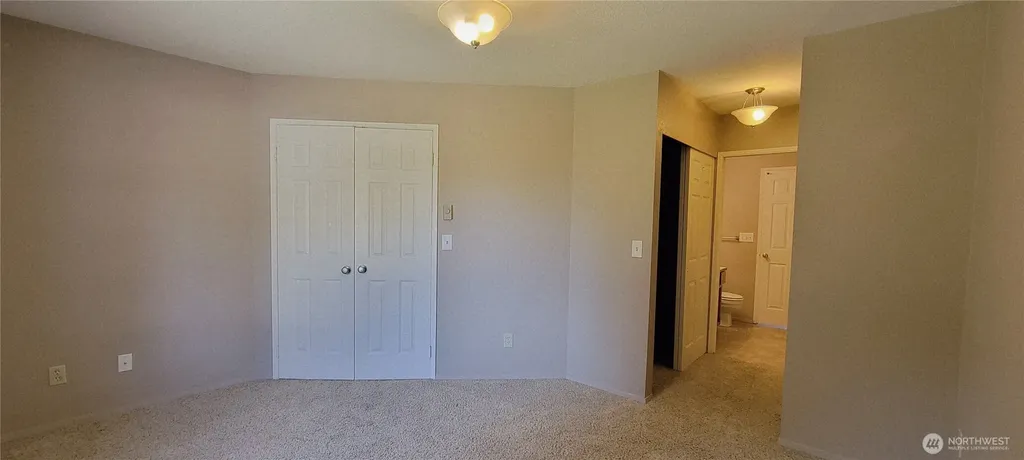 31605 8th Place SW Federal Way WA 98023