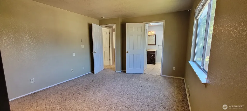 31605 8th Place SW Federal Way WA 98023