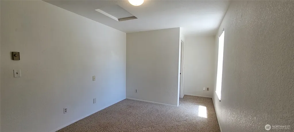 31605 8th Place SW Federal Way WA 98023