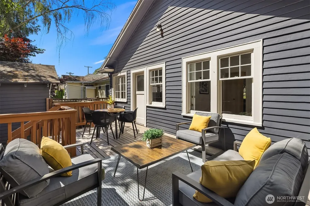 2132 Dexter Avenue N Seattle WA 98109